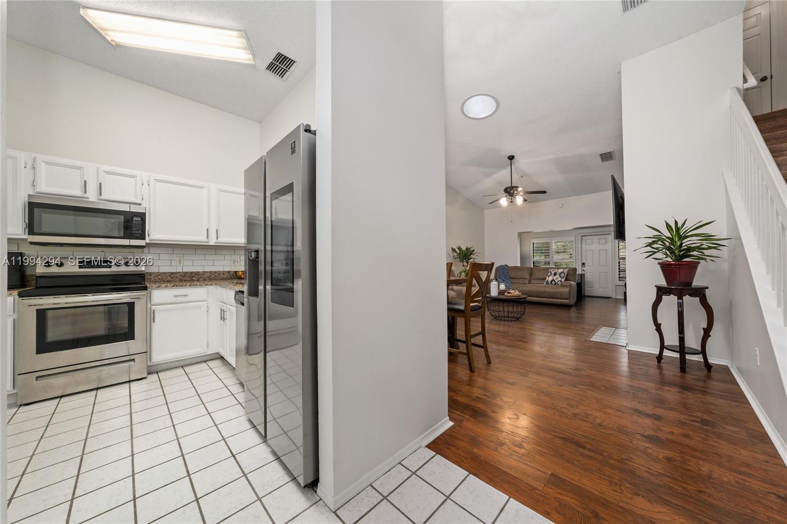 703 Swan Lane Altamonte Springs, FL 32701 - Photo 3 of 33