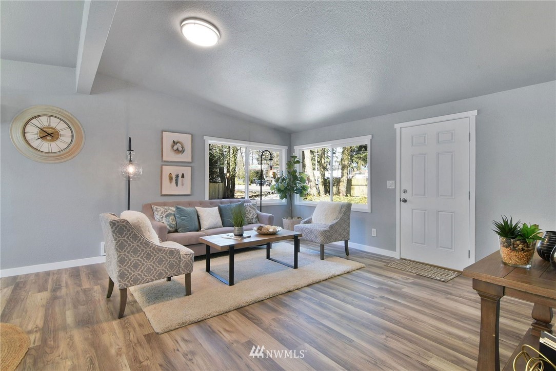 19226 Filbert Road Lynnwood, WA 98036 - Photo 4 of 21