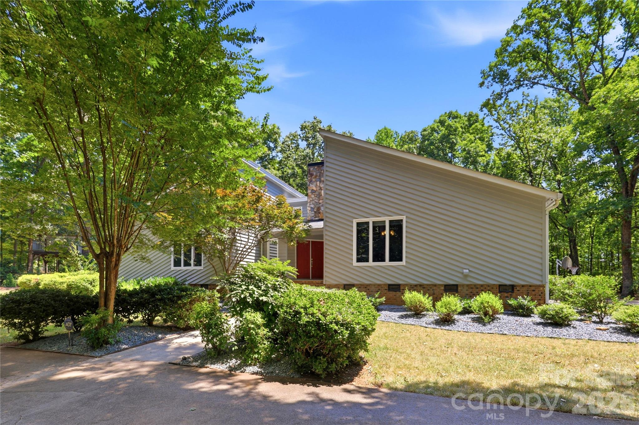 229 Cari Lane Matthews, NC 28104 - Photo 3 of 48