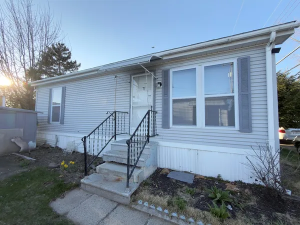 $125,000 | 16 Mobile Home Way, Springfield, MA 01119