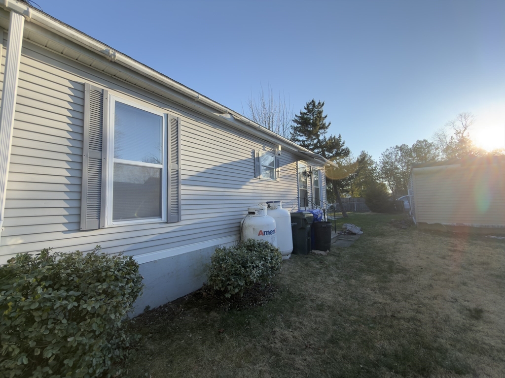 16 Mobile Home Way Springfield, MA 01119 - Photo 11 of 11