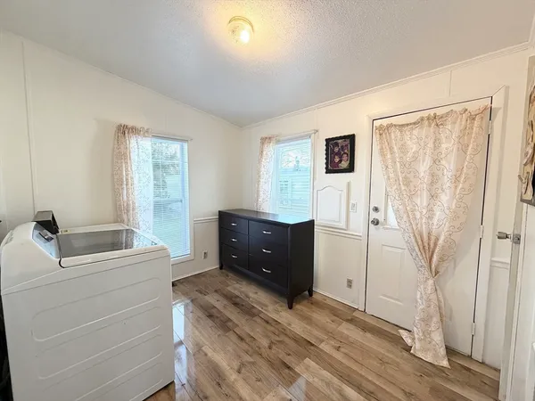 $125,000 | 16 Mobile Home Way, Springfield, MA 01119