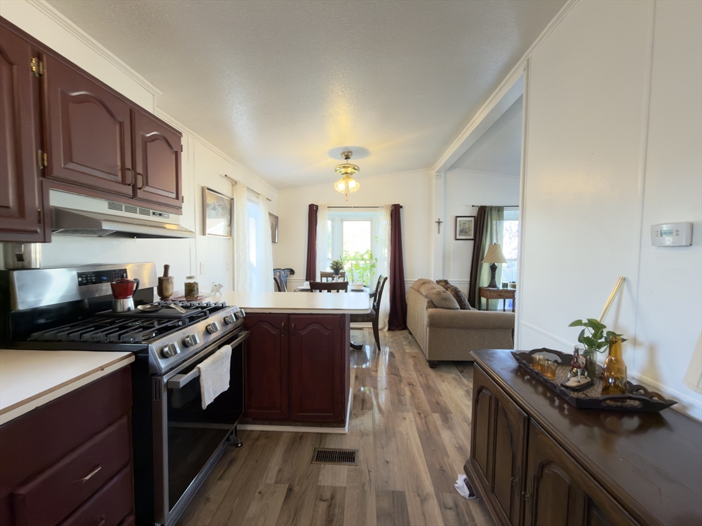 16 Mobile Home Way Springfield, MA 01119 - Photo 9 of 11