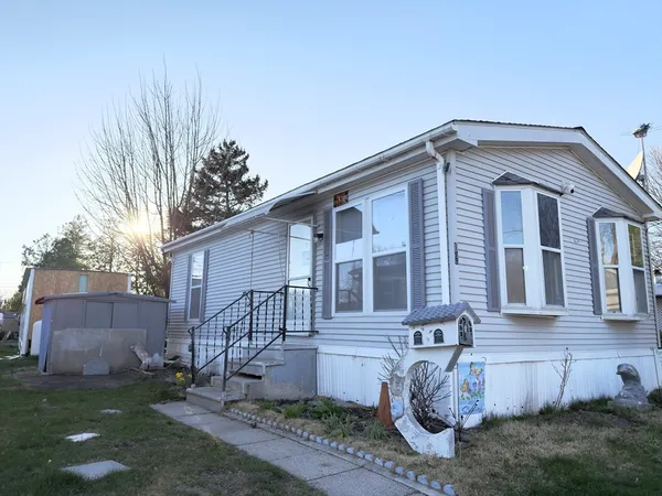 $125,000 | 16 Mobile Home Way, Springfield, MA 01119