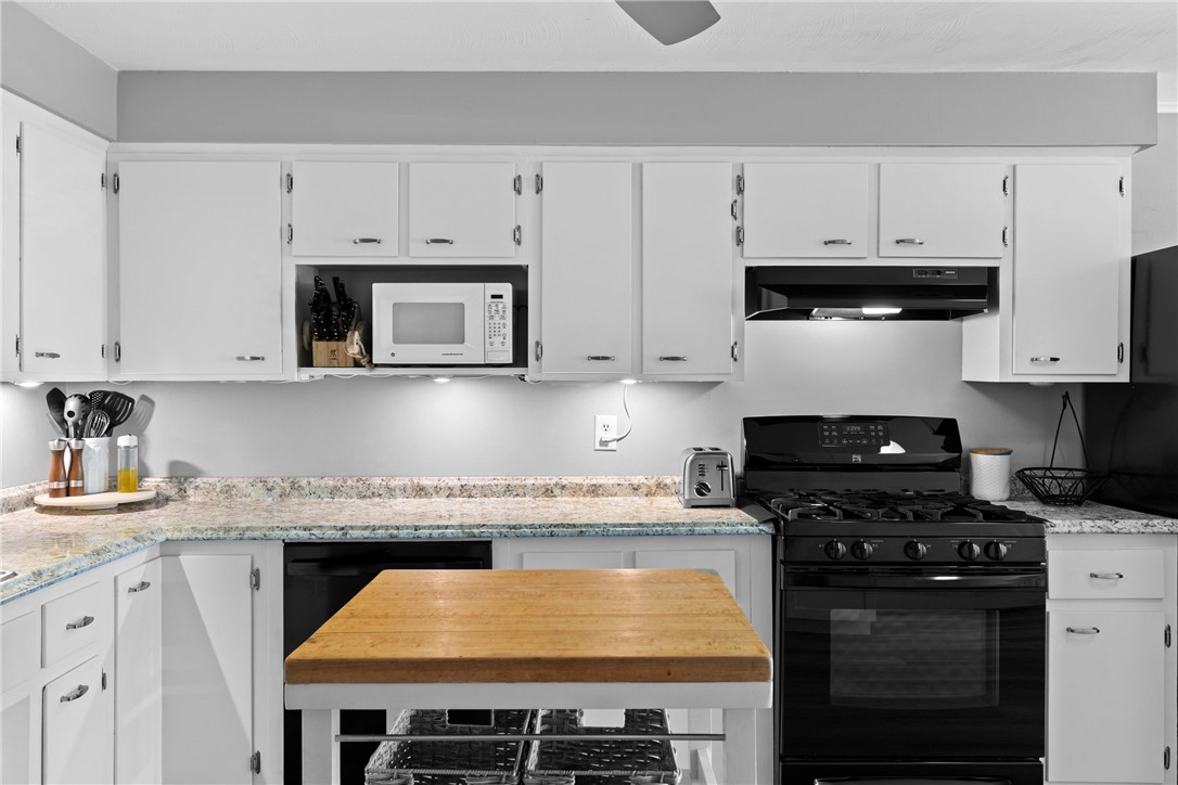 435 Bay View Road Irondequoit, NY 14609 - Photo 17 of 32