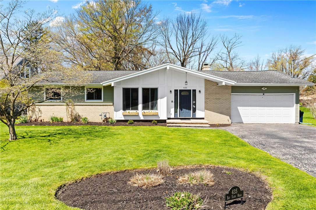 435 Bay View Road Irondequoit, NY 14609 - Photo 4 of 32