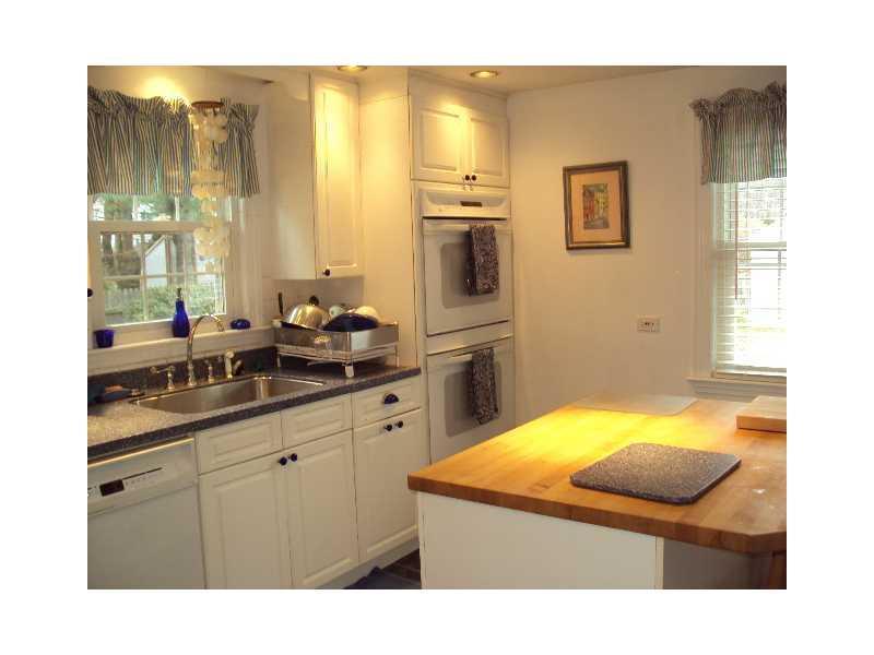 6 Anchor Road South Portland, ME 04106 - Photo 8 of 20 Kitchen.