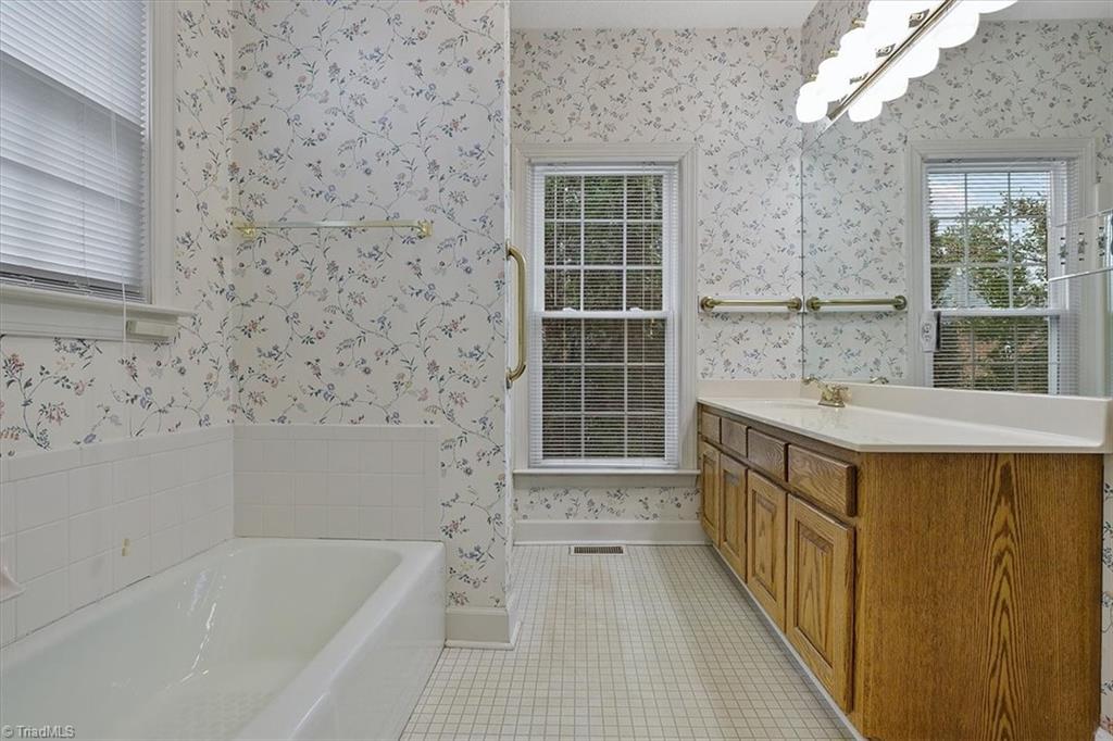 904 Flicker Lane High Point, NC 27262 - Photo 28 of 45 Gallery Image 28