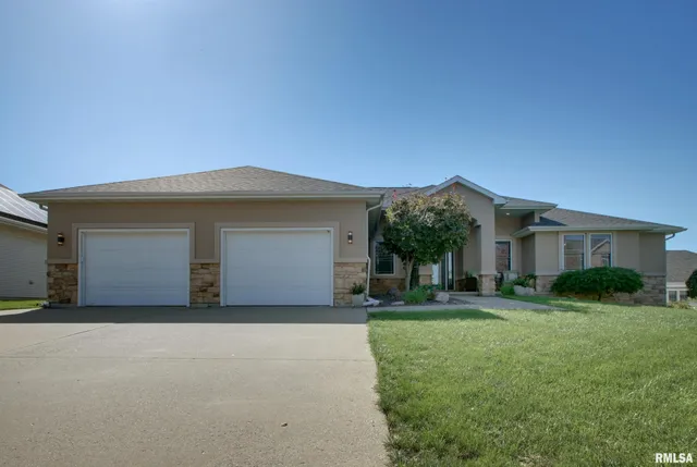 $575,000 | 1532 Winsor Drive, Quincy, IL 62305