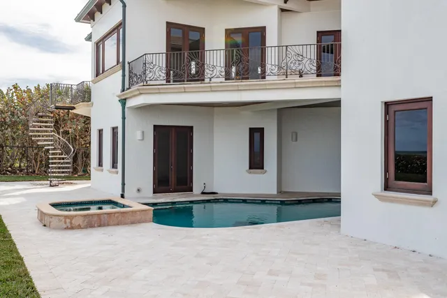 a view of a house with entertaining space