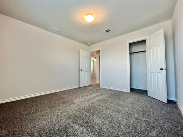 $2,195 | 704 Long Run, Liberty Hill, TX 78642