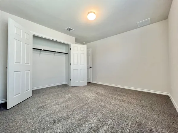 $2,195 | 704 Long Run, Liberty Hill, TX 78642
