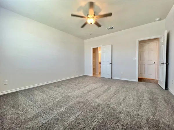 $2,195 | 704 Long Run, Liberty Hill, TX 78642