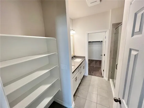 $2,195 | 704 Long Run, Liberty Hill, TX 78642