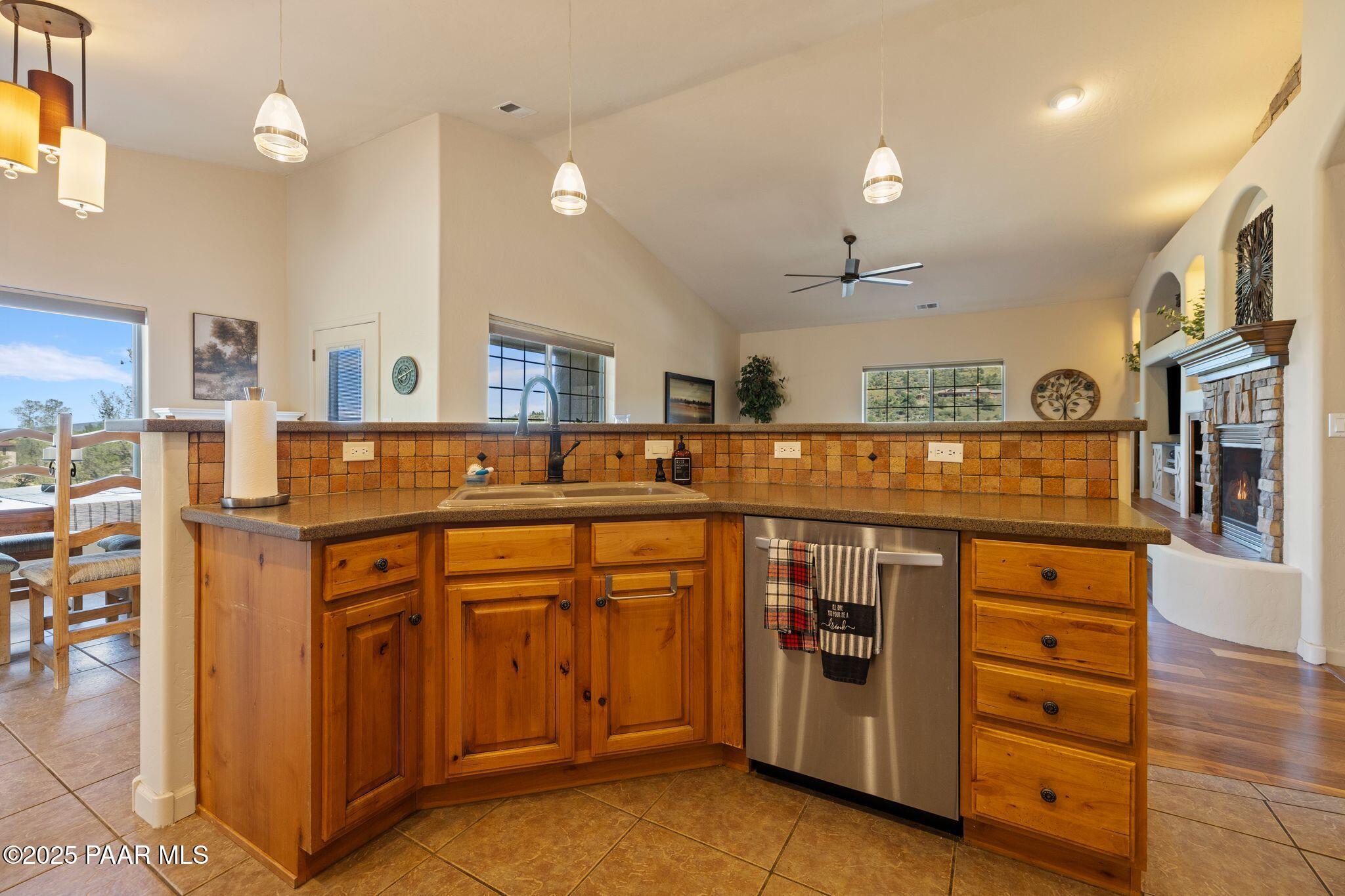 840 Peak View Way Prescott, AZ 86303 - Photo 17 of 56 134-Kitchen