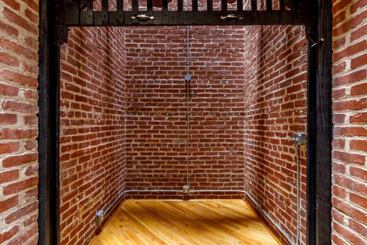 324 Salem Avenue Southwest, Unit 303 Roanoke, VA 24016 - Photo 17 of 21 a view of a balcony