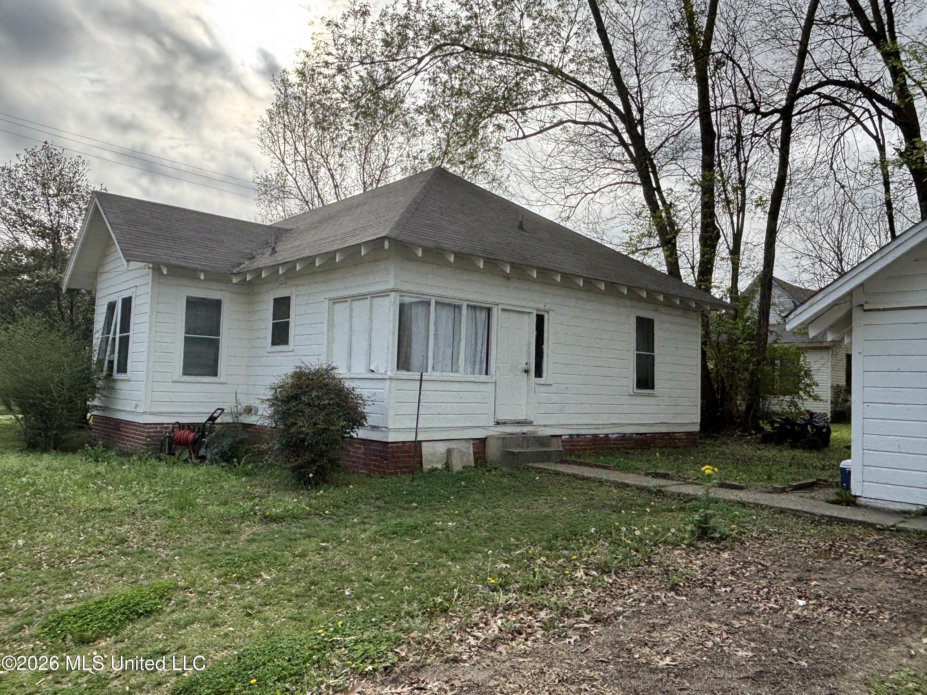 231 Dobson Avenue Canton, MS 39046 - Photo 6 of 7 IMG_6527