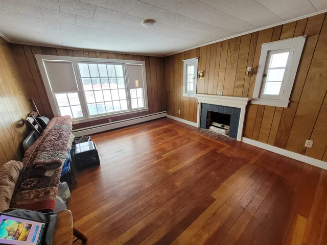 $205,000 | 4 Tulip Street, Lyndon, VT 05851