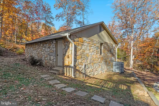 $649,995 | 2113 Gore Drive, Haymarket, VA 20169