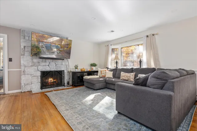 $649,995 | 2113 Gore Drive, Haymarket, VA 20169