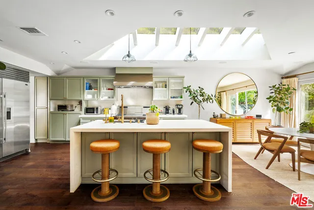 $21,500 | 9155 Warbler Place, West Hollywood, CA 90069