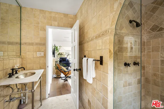 $21,500 | 9155 Warbler Place, West Hollywood, CA 90069