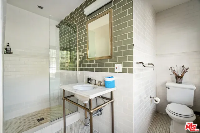 $21,500 | 9155 Warbler Place, West Hollywood, CA 90069