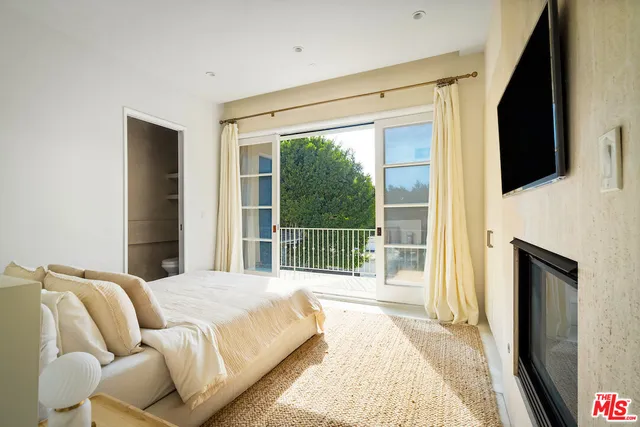 $21,500 | 9155 Warbler Place, West Hollywood, CA 90069