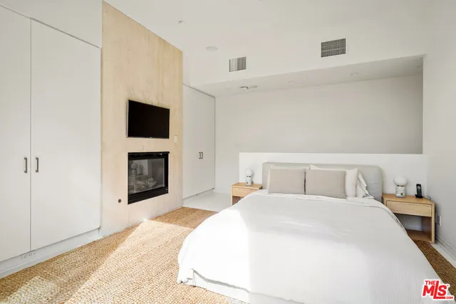 $21,500 | 9155 Warbler Place, West Hollywood, CA 90069