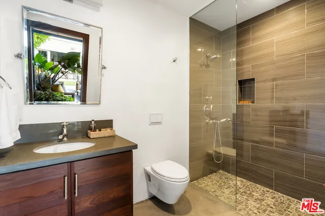 $21,500 | 9155 Warbler Place, West Hollywood, CA 90069