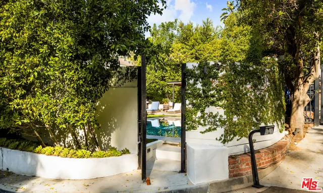 $21,500 | 9155 Warbler Place, West Hollywood, CA 90069