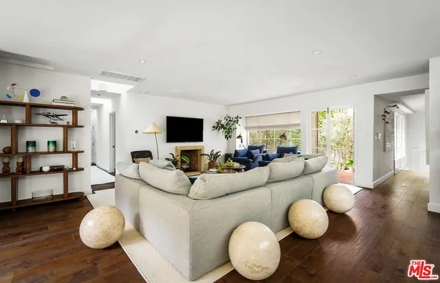 $21,500 | 9155 Warbler Place, West Hollywood, CA 90069