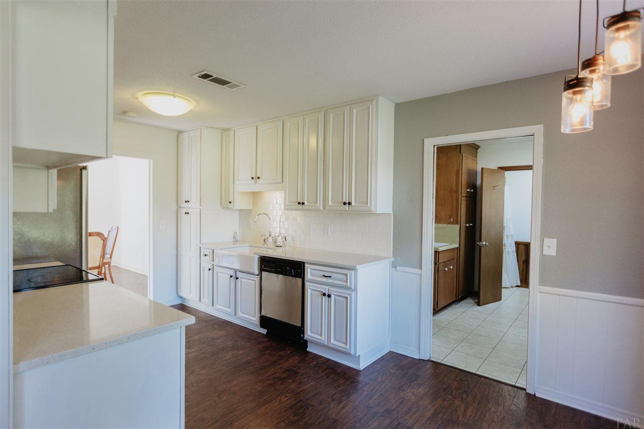 4233 Croydon Road Pensacola, FL 32514 - Photo 7 of 32 Gallery Image 7