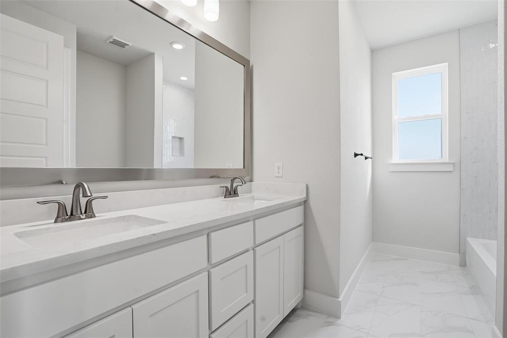 421 Mah Cheta Aledo, TX 76008 - Photo 10 of 38