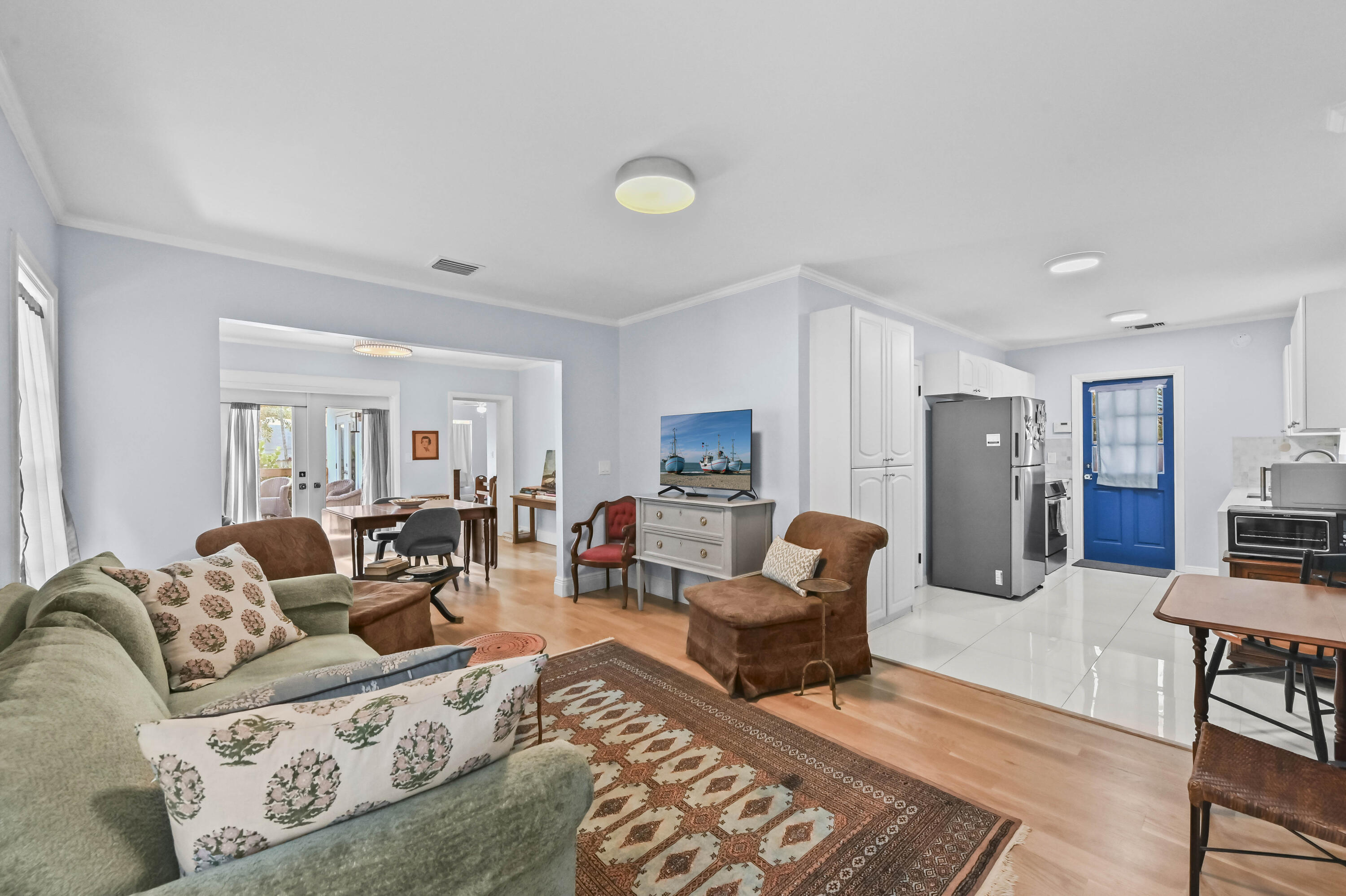 604 Ardmore Road West Palm Beach, FL 33401 - Photo 3 of 15 a living room with furniture and wooden floor