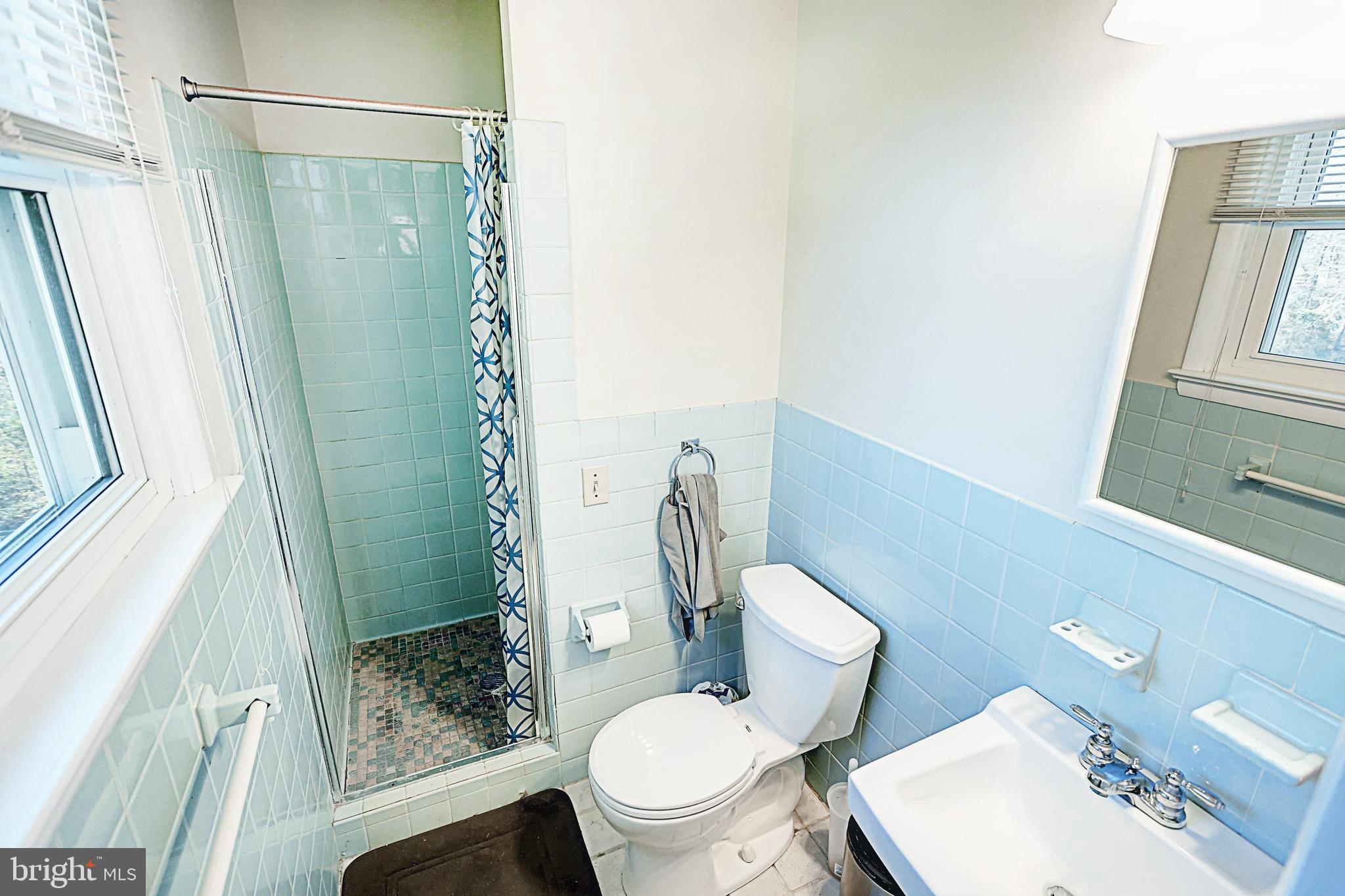1140 Kalreda Road York, PA 17406 - Photo 24 of 51 Primary Bathroom