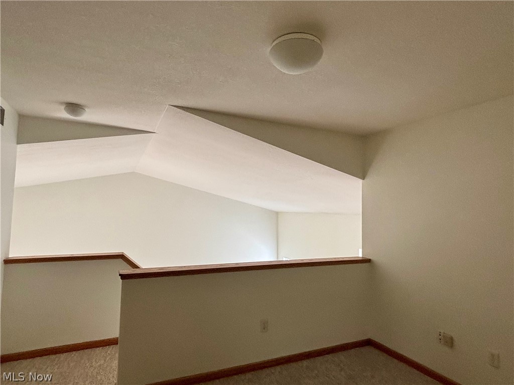 1437 Shaw Road, Unit B Niles, OH 44446 - Photo 15 of 32
