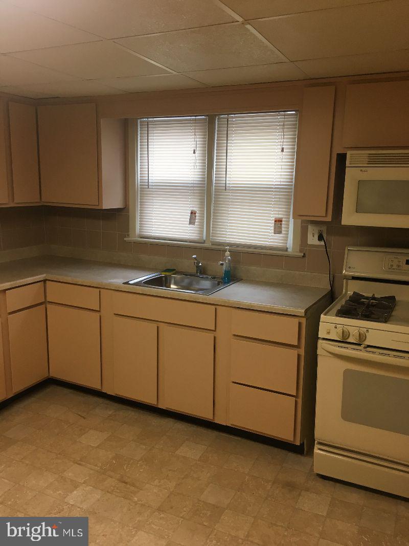 3004 West 6th Street Chester, PA 19013 - Photo 8 of 17