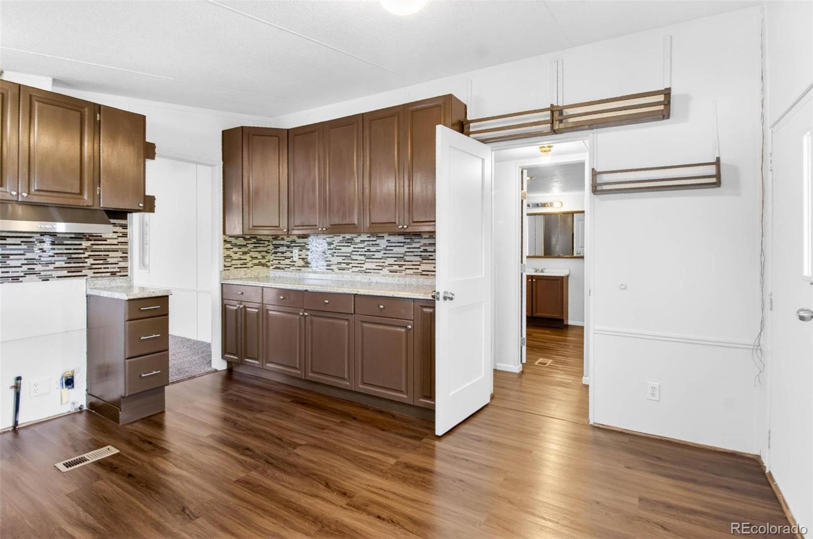 10201 Riverdale Road Thornton, CO 80229 - Photo 7 of 19