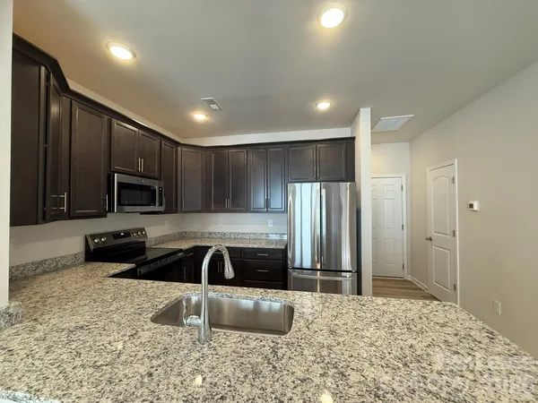 $1,900 | 1111 Bartholdi Drive, Gastonia, NC 28054