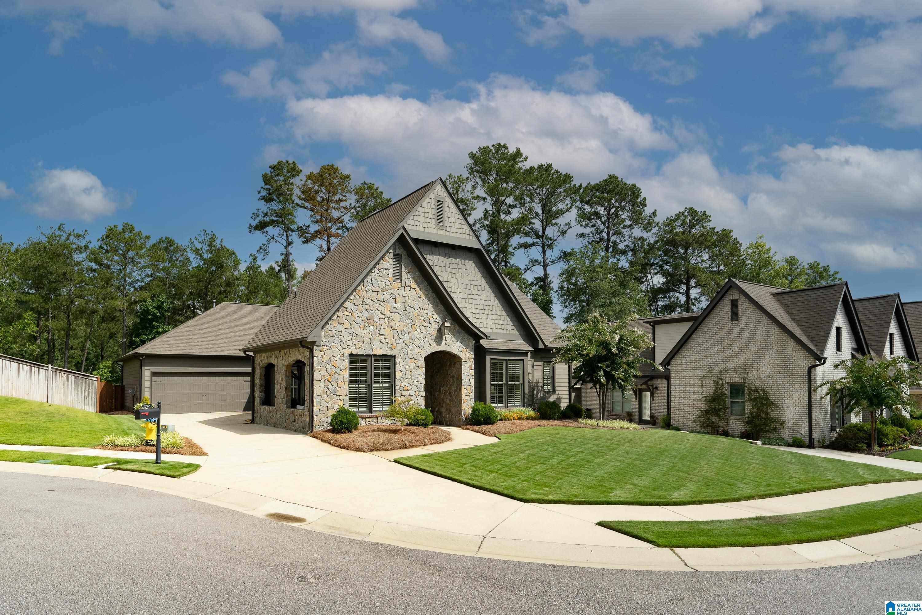 2664 Altadena Ridge Circle Birmingham, AL 35243 - Photo 2 of 31