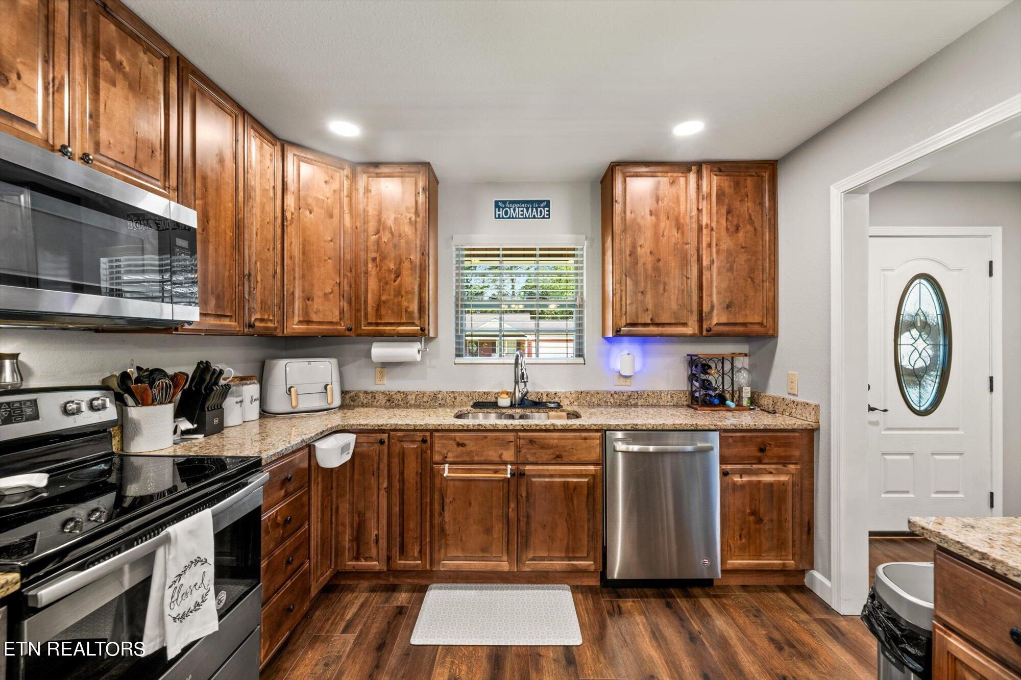 200 Timber Creek Road Maynardville, TN 37807 - Photo 14 of 30 stainless appliances