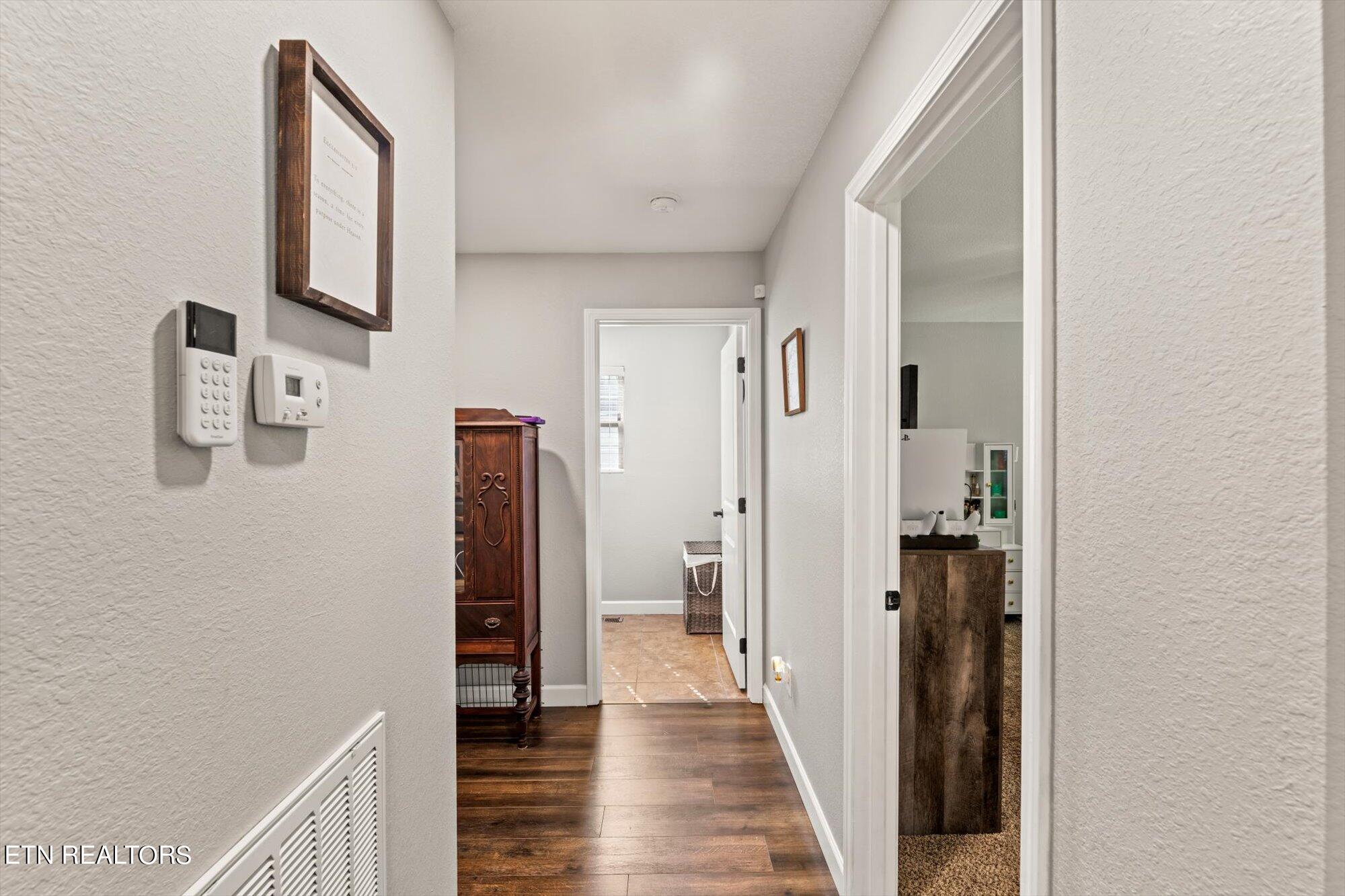 200 Timber Creek Road Maynardville, TN 37807 - Photo 29 of 30 Hallway