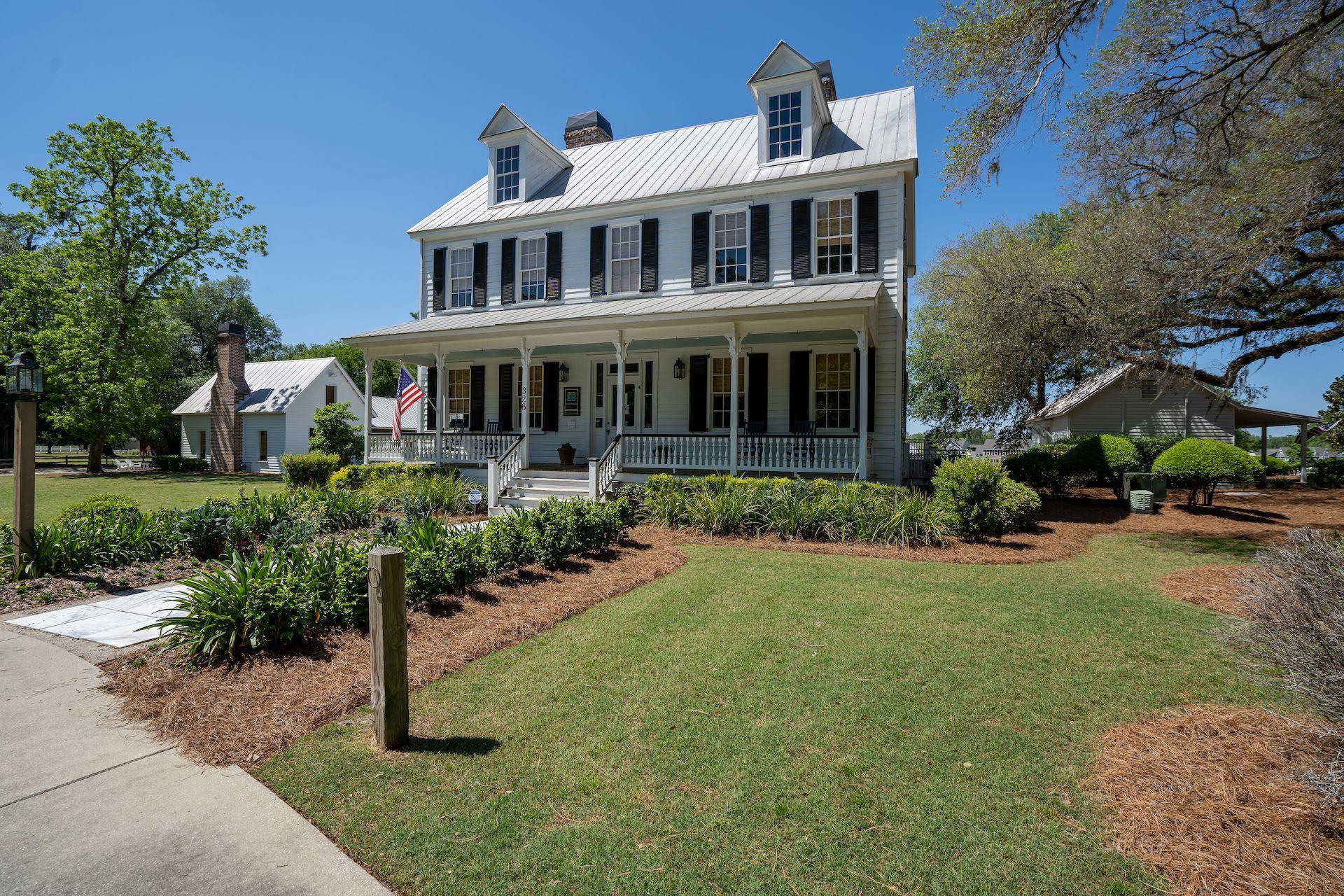 421 Ribbon Road Summerville, SC 29483 - Photo 27 of 32 AMENITIES