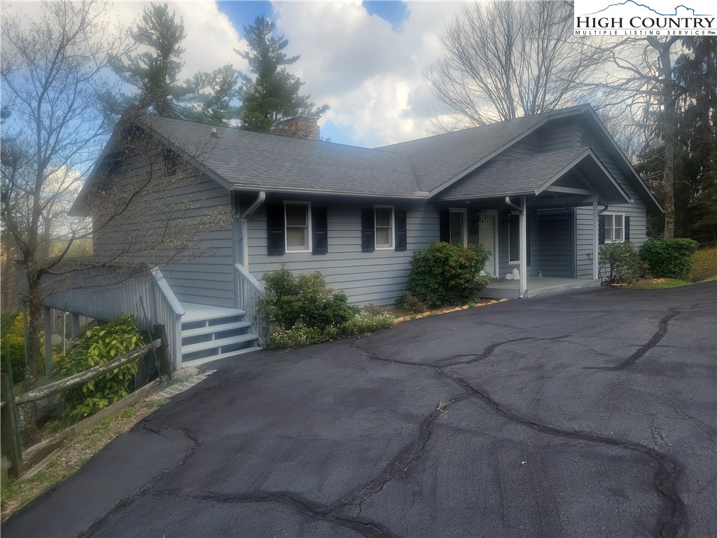 488 Meadow View Road Glade Valley, NC 28627 - Photo 3 of 32 Gallery Image 3