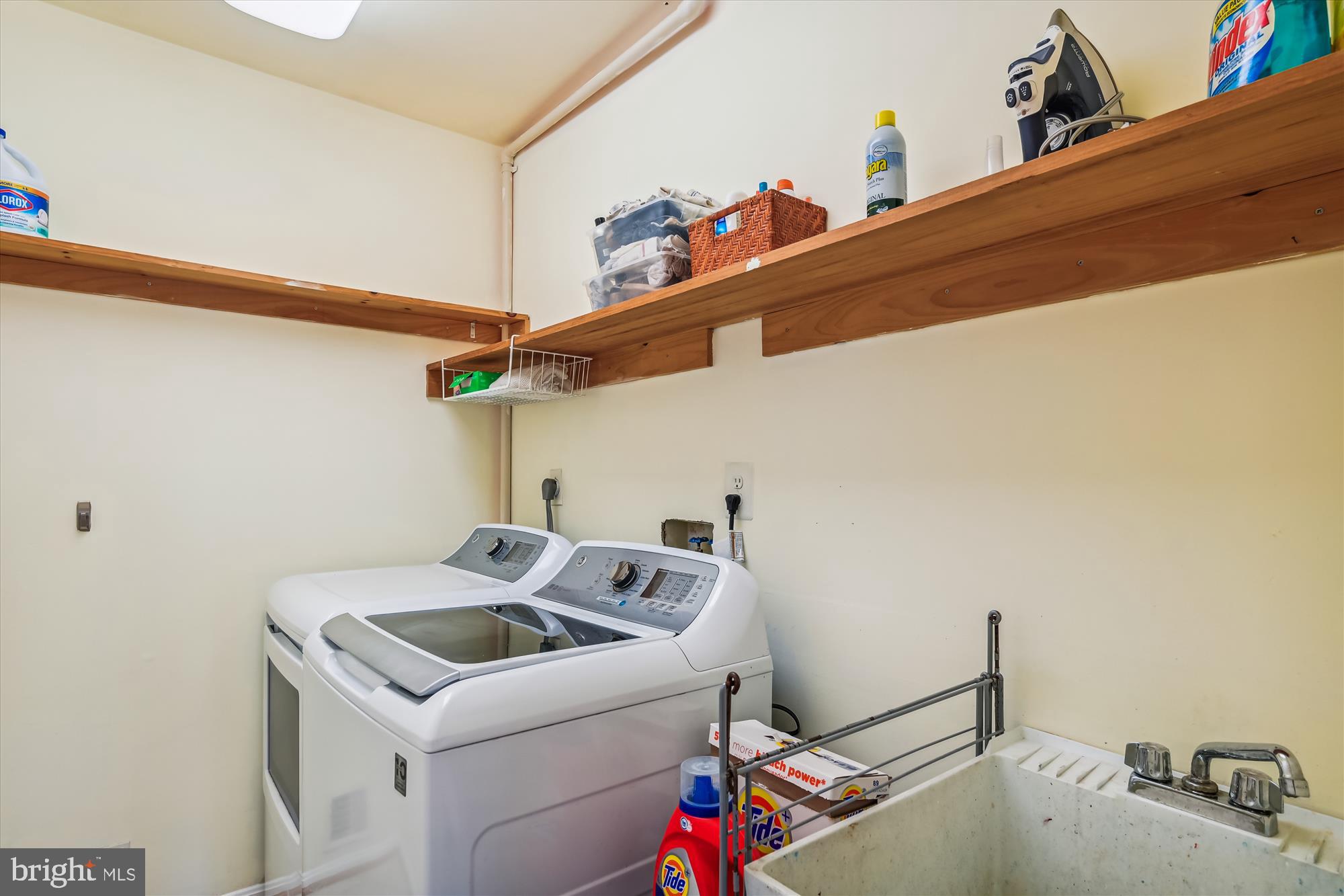 1479 Old Hickory Road Annapolis, MD 21409 - Photo 22 of 39 Laundry area/mudroom