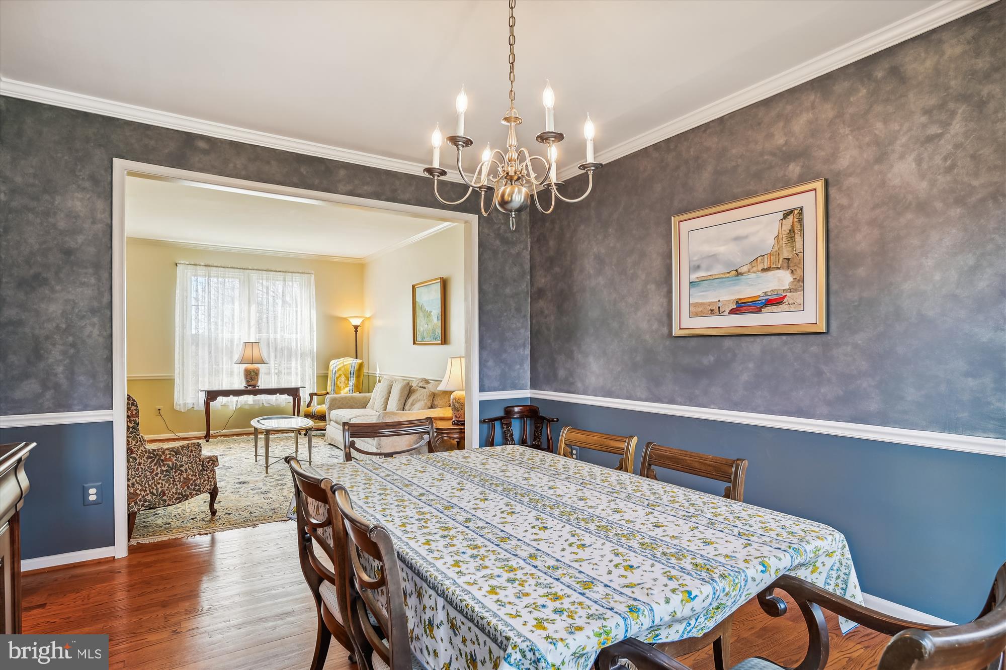 1479 Old Hickory Road Annapolis, MD 21409 - Photo 8 of 39 Dining Room view
crown and chair rail moldings
