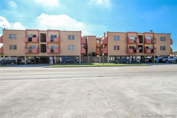$1,675 | 3675 West 11th Avenue, Unit 216, Hialeah, FL 33012