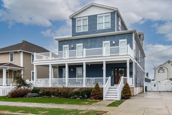 $2,100,000 | 208 East 4th Avenue, North Wildwood, NJ 08260