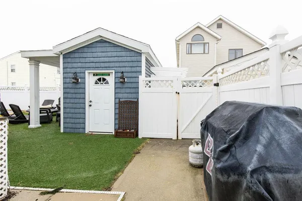 $2,100,000 | 208 East 4th Avenue, North Wildwood, NJ 08260